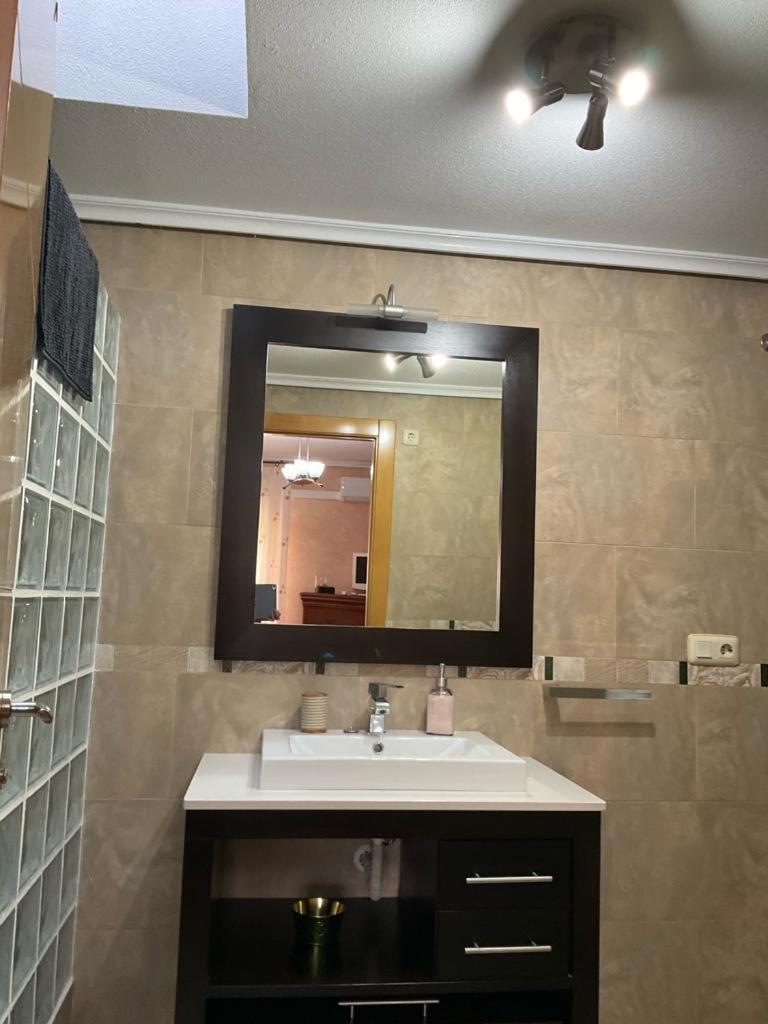 Brisa De Poniente Con Cochera Y Aire Acondicionado Águilas Kültér fotó